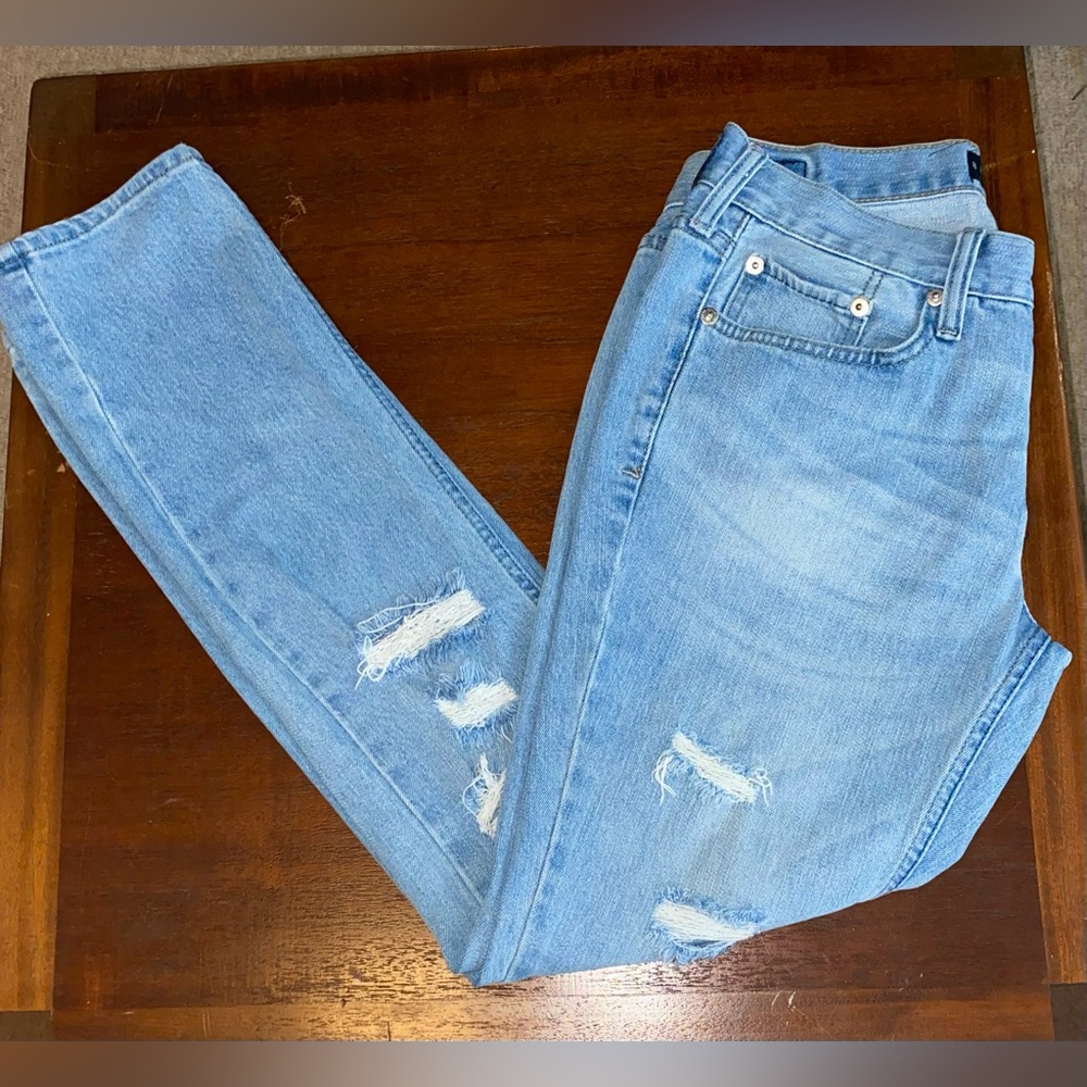 Women’s Bullhead Deconstructed Light Wash Skinny Jeans Size 28